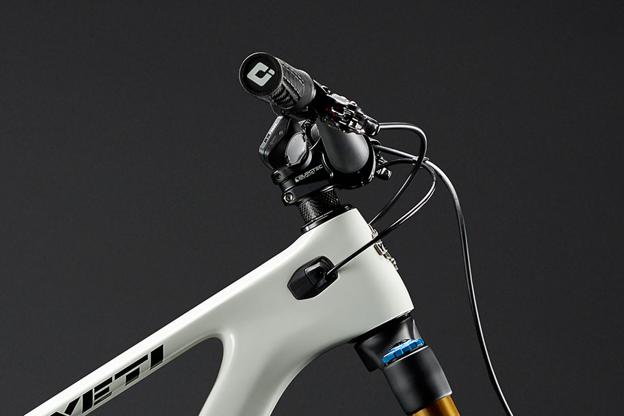 headset-adjust