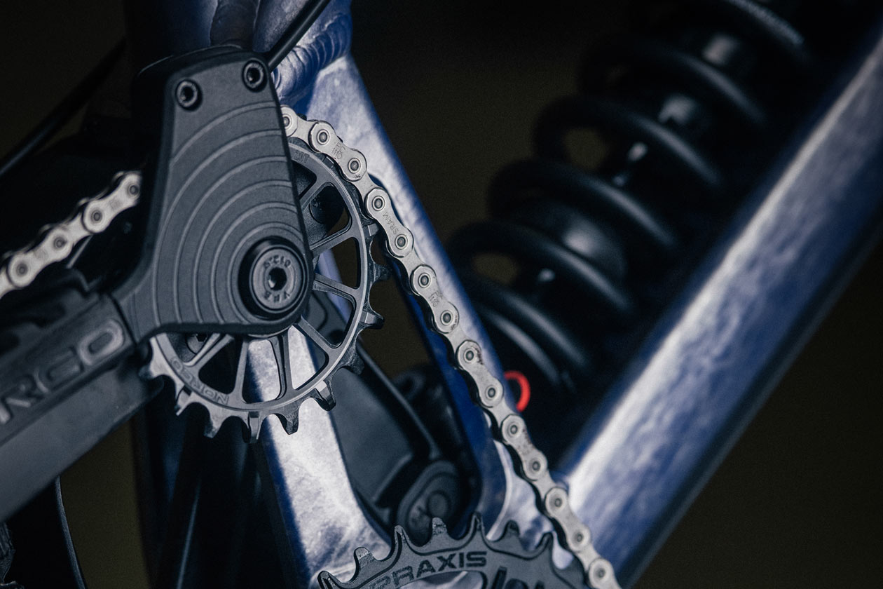 MY27-Team-DH-5301-MR2 Norco Team DH MTB Dissected