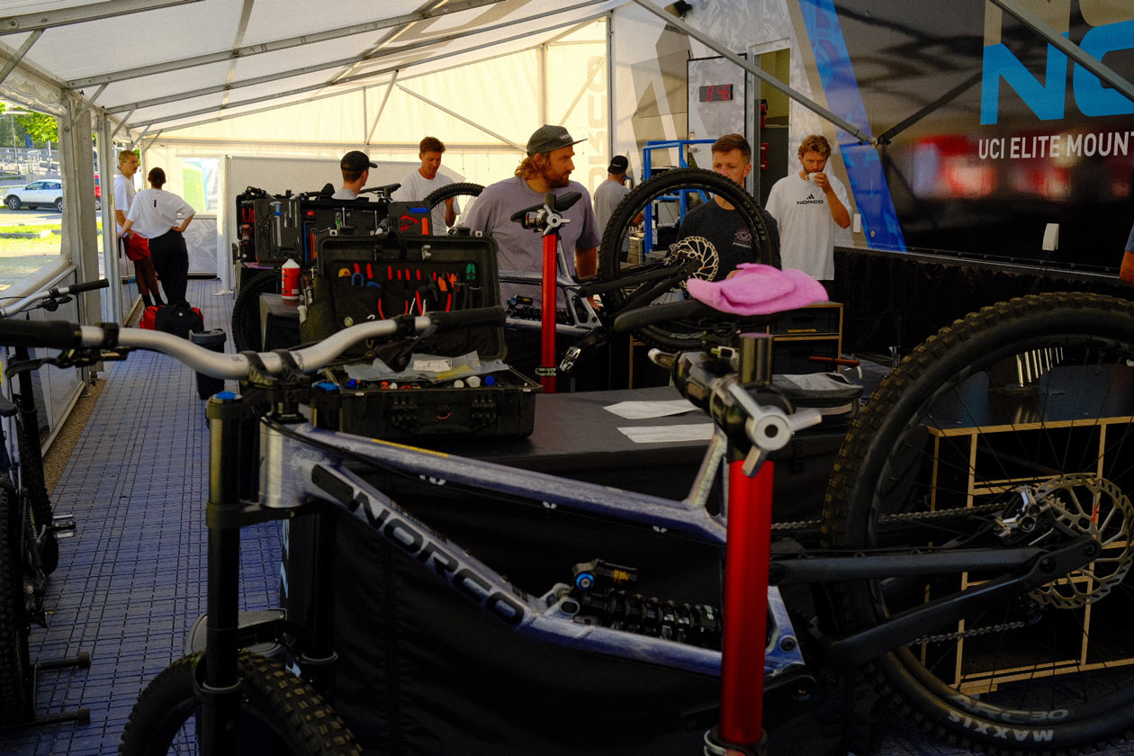 norco-team-dh-team-2 Norco Team DH MTB Dissected