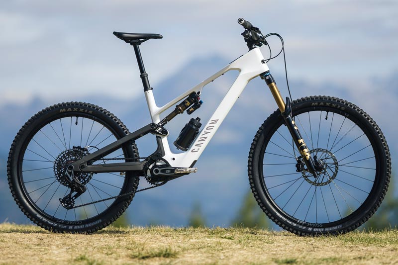 2026_ACT_Spectral_ON_Aosta_Still_4388m Canyon Spectral:On Avinox First Ride Review