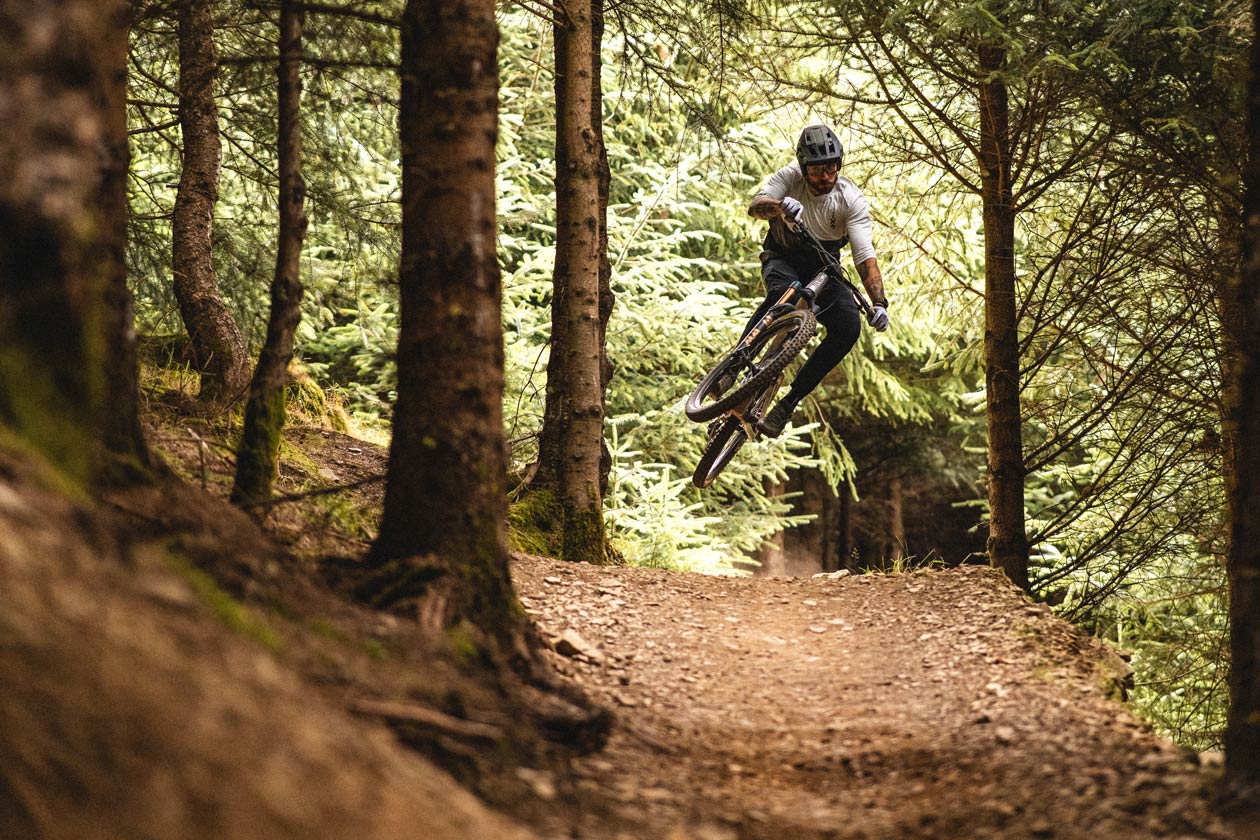 Adamlvphotography–8-Bike-enduro-shoot-560 Raaw Madonna R Review | 2026 Enduro MTB Group Test