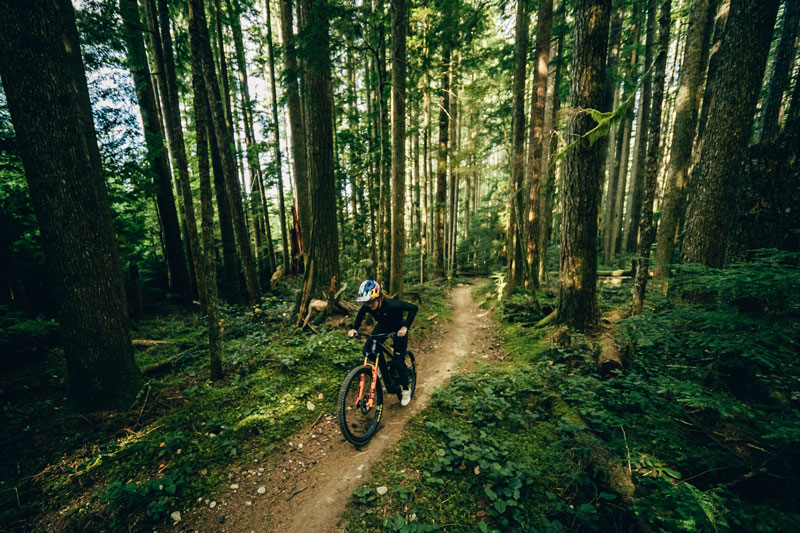 Video: Gracey Hemstreet - Back on her Home Trails