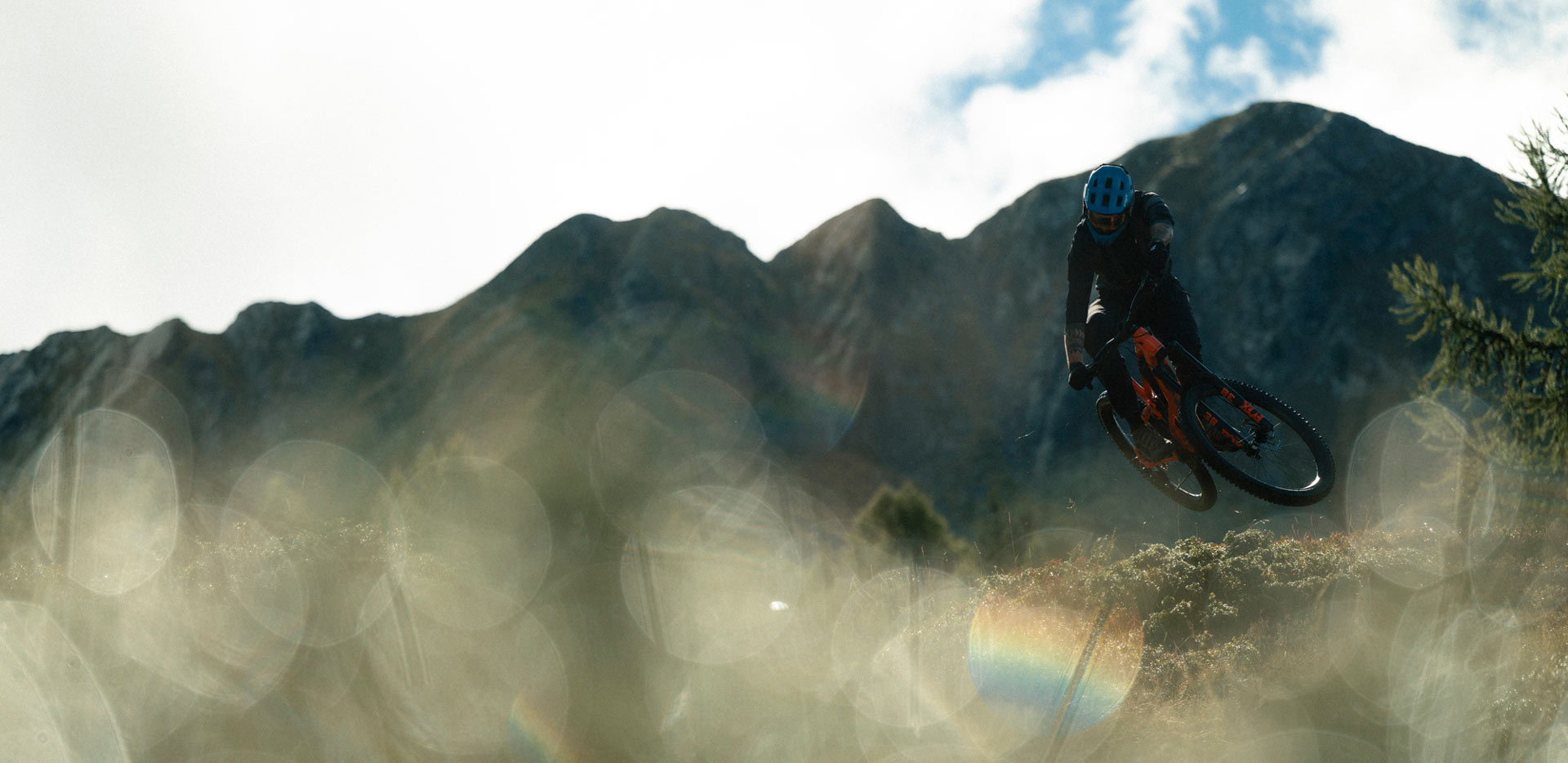 MET Parachute MCR 2 Helmet | Tech Check